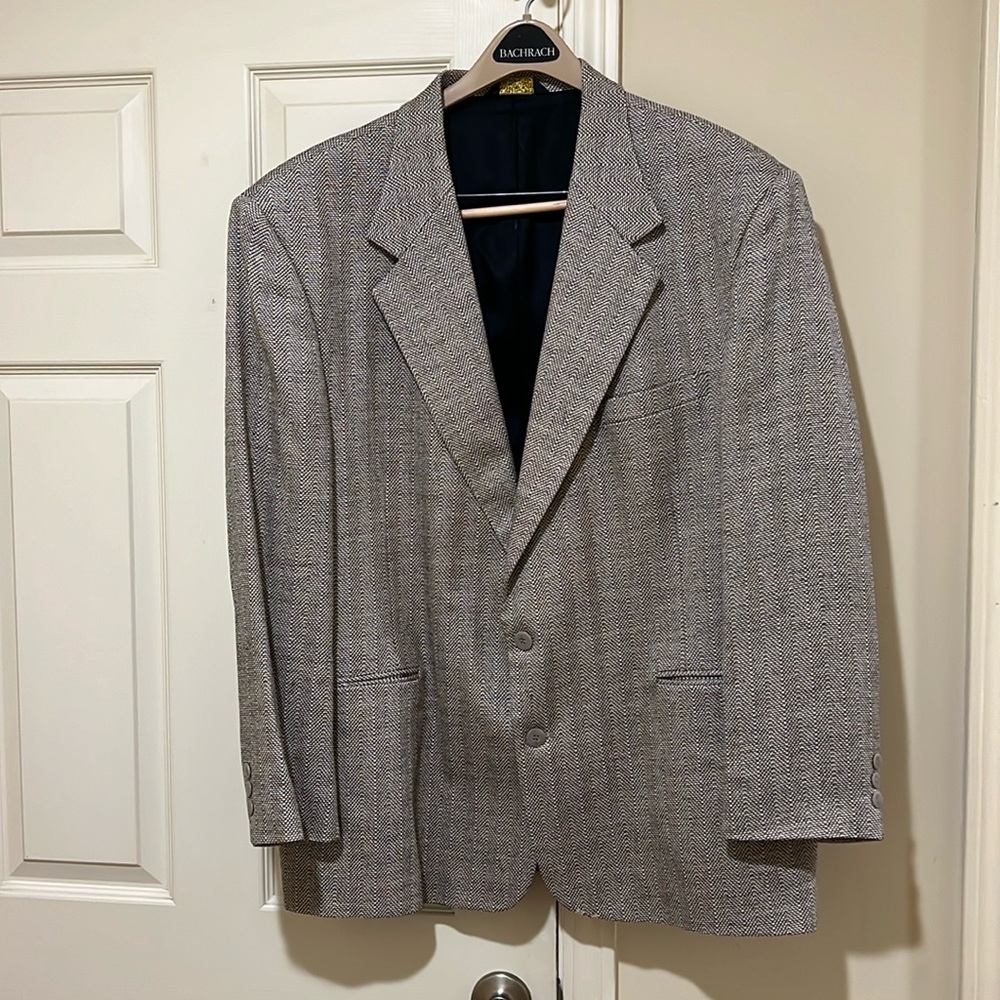 Men’s Sport Coat by Bachrach. Beige & black tweed. Size Large